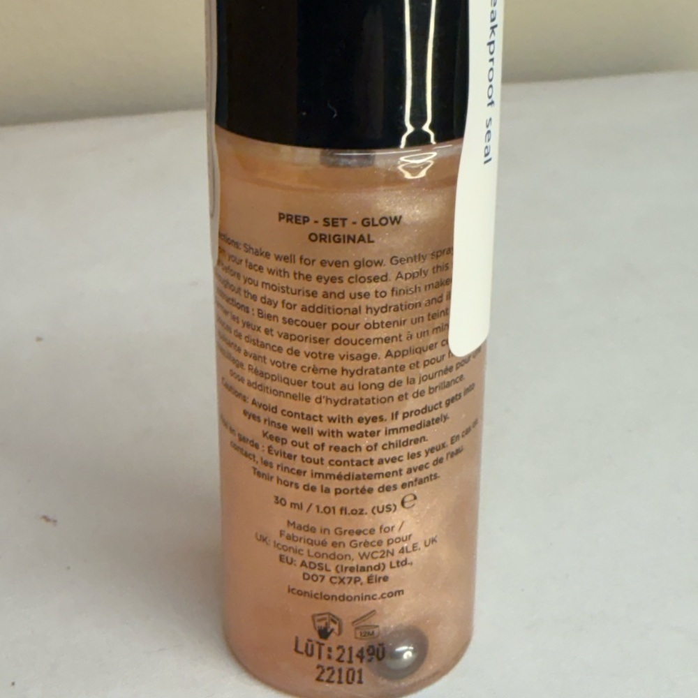 NWT ICONIC LONDON Pink Eye Shadow